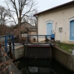 23.01.2021. Doły Biskupie. Elektrownia wodna „Witulin” / Robert Felczak / Radio Kielce