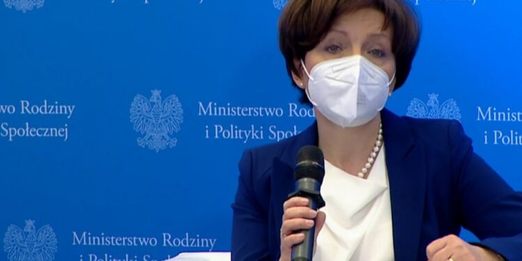 18.03.2021. Ministerstwo Rodziny i Polityki Społecznej. Debata „Samorząd pro familia, czyli jaki?”. Na zdjęciu: Marlena Maląg - minister rodzin i polityki społecznej / Ministerstwo Rodziny i Polityki Społecznej / Facebook / Screen