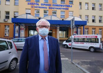 31.03.2021 Ostrowiec Świętokrzyski. Na zdjęciu dr Adam Karolik - dyrektor ds. lecznictwa w ostrowieckim ZOZ-ie / Emilia Sitarska / Radio Kielce