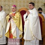 19.03.2021. Nisko. Uroczystości z okazji roku św. Józefa. Na zdjęciu (od lewej): ks. Ryszard Zbyrad - dziekan dekanatu Nisko Krzysztof Nitkiewicz - biskup sandomierski, ks. Roman Janiec - kanclerz Kurii Diecezjalnej w Sandomierzu / ks. Wojciech Kania / sekretarz biskupa ordynariusza