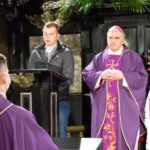 27.03.2021 Częstochowa. Jasna Góra. Msza w intencji tegorocznych maturzystów z diecezji sandomierskiej. Na zdjęciu (po prawej): biskup Krzysztof Nitkiewicz / ks. Wojciech Kania