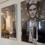 06.03.2021. Busko-Zdrój. Buskie Samorządowe Centrum Kultury. Wystawa pt. „Kobiety, które zmieniły i wciąż zmieniają świat” / Marta Gajda / Radio Kielce