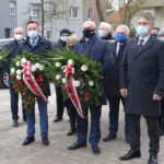 01.03.2021. Jędrzejów. Obchody Narodowego Dnia Pamięci Żołnierzy Wyklętych. Na zdjęciu (od lewej): Marek Bogusławski - wicemarszałek województwa - starosta jędrzejowski,  Rafał Nowak - wicewojewoda świętokrzyski, senator Krzysztof Słoń / Ewa Pociejowska-Gawęda / Radio Kielce