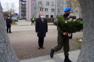 01.03.2021. Jędrzejów. Obchody Narodowego Dnia Pamięci Żołnierzy Wyklętych. Na zdjęciu: Marek Bogusławski - wicemarszałek województwa świętokrzyskiego / Ewa Pociejowska-Gawęda / Radio Kielce