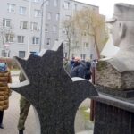 Jędrzejów. Obchody Narodowego Dnia Pamięci Żołnierzy Wyklętych. Na zdjęciu: Bogusława Wypych, radna sejmiku województwa świętokrzyskiego / Ewa Pociejowska-Gawęda / Radio Kielce