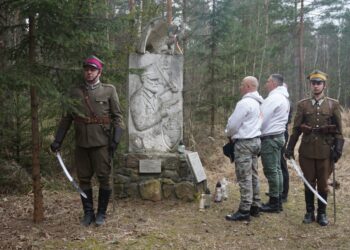 27.03.2021 Hucisko. Obchody 81. rocznicy starcia żołnierzy Oddziału Wydzielonego Wojska Polskiego z Niemcami / Marcin Marszałek / Radio Kielce