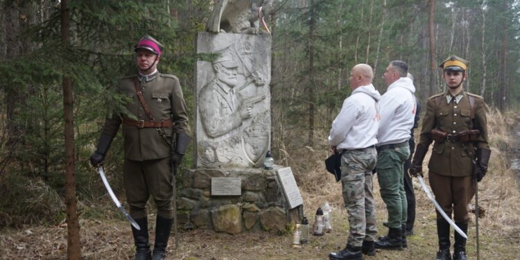 27.03.2021 Hucisko. Obchody 81. rocznicy starcia żołnierzy Oddziału Wydzielonego Wojska Polskiego z Niemcami / Marcin Marszałek / Radio Kielce