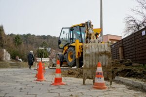 11.03.2021. Kielce. Prace modernizacyjne na sieci wodociągowej w rejonie ulic: Pallotyńskiej, Fosforytowej i Ołowianej / Piotr Kwaśniewski / Radio Kielce