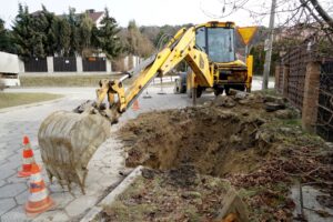 11.03.2021. Kielce. Prace modernizacyjne na sieci wodociągowej w rejonie ulic: Pallotyńskiej, Fosforytowej i Ołowianej / Piotr Kwaśniewski / Radio Kielce