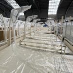 11.03.2021 Kielce. Wyposażenie szpitala tymczasowego w Targach Kielce / Piotr Kwaśniewski / Radio Kielce