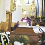 24.03.2021. Radoszyce. Uroczystości pogrzebowe ks. Adama Myszkowskiego. Na zdjęciu: abp Wacław Depo - metropolita częstochowski / Jarosław Kubalski / Radio Kielce