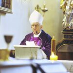 24.03.2021. Radoszyce. Uroczystości pogrzebowe ks. Adama Myszkowskiego.  Na zdjęciu: abp Wacław Depo - metropolita częstochowski / Jarosław Kubalski / Radio Kielce