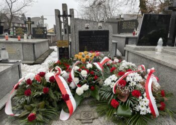 01.03.2021. Sandomierz. Obchody Narodowego Dnia Pamięci Żołnierzy Wyklętych. Na zdjęciu (od lewej): / Grażyna Szlęzak-Wójcik / Radio Kielce