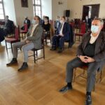 03.03.2021 Sandomierz. Spotkanie dotyczące terenów zalewowych. Na zdjęciu od lewej: Piotr Chojnacki - wiceprzewodniczący rady miasta, Szymon Kołacz - wójt gminy Łoniów, Andrzej Bolewski - radny Sandomierza, prezes Spółdzielni Budownictwa Mieszkaniowego Sandomierz / Grażyna Szlęzak-Wójcik / Radio Kielce