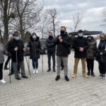 07.03.2021 Sandomierz. Marsz Śladami Kobiet. Na zdjęciu przemawia Marcin Piwnik - starosta sandomierski / Grażyna Szlęzak-Wójcik / Radio Kielce