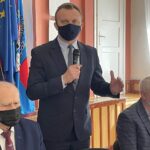 11.03.2021. Sandomierz. Sesja Rady Powiatu Sandomierskiego. Na zdjęciu (od lewej): Tomasz Huk - przewodniczący Rady Powiatu Sandomierskiego, Marcin Piwnik - starosta sandomierski, Witold Stefaniak - zastępca przewodniczącego Rady Powiatu Sandomierskiego / Grażyna Szlęzak-Wójcik / Radio Kielce