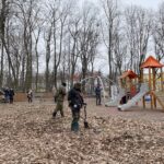 13.03.2021. Sandomierz. Przeszukiwanie terenu Parku Saskiego w Sandomierzu / Grażyna Szlęzak-Wójcik / Radio Kielce