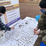 13.03.2021. Sandomierz. Przeszukiwanie terenu Parku Saskiego w Sandomierzu / Grażyna Szlęzak-Wójcik / Radio Kielce