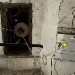 27.03.2021 Sandomierz. Urządzenia odpowiadające za działanie zegara na ratuszu / Grażyna Szlęzak-Wójcik / Radio Kielce