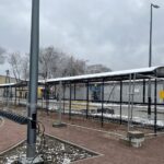 05.03.2021. Jędrzejów. Nowe wiaty przystankowe / Ewa Pociejowska-Gawęda / Radio Kielce