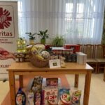 31.03.2021 Sandomierz. Przekazanie pomocy żywnościowej / Grażyna Szlęzak-Wójcik / Radio Kielce