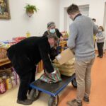 31.03.2021 Sandomierz. Przekazanie pomocy żywnościowej / Grażyna Szlęzak-Wójcik / Radio Kielce