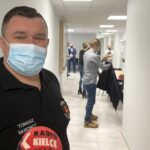 07.03.2021. Małogoszcz. "Daj prezent życia" - akcja oddawania krwi. Na zdjęciu: Tomasz Skrobot - prezes OSP w Małogoszczu / Ewa Pociejowska-Gawęda / Radio Kielce