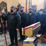 01.03.2021. Skalbmierz. Pogrzeb Dariusza Wojtasika, prezesa jednostki OSP / Marta Gajda / Radio Kielce