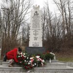 07.03.2021. Bieliny. Uroczystości upamiętniające mieszkańców, którzy 77 lat temu zostali zamordowani przez Niemców / Jarosław Kubalski / Radio Kielce
