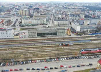 10.03.2021. Kielce. Dworzec PKP / Jarosław Kubalski / Radio Kielce