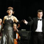 08.03.2021 Kielce. Koncert „Z zachwytu dla Pań" w Zespole Państwowych Szkół Muzycznych w Kielcach. Renata Drozd, Łukasz Gaj i zespół Strauss Ensemble / Jarosław Kubalski / Radio Kielce