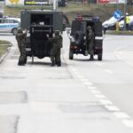 30.03.2021 Kielce. Saperzy zabezpieczają niewybuchy znalezione podczas robót ziemnych przy skrzyżowaniu ulic Seminaryjskiej i Jana Pawła II / Jarosław Kubalski / Radio Kielce