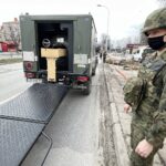 30.03.2021 Kielce. Saperzy zabezpieczają niewybuchy znalezione podczas robót ziemnych przy skrzyżowaniu ulic Seminaryjskiej i Jana Pawła II / Jarosław Kubalski / Radio Kielce