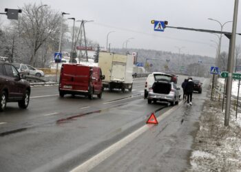 05.03.2021 Nowiny. Kolizja na drodze wojewódzkiej nr 762 / Krzysztof Bujnowicz / Radio Kielce