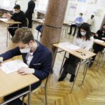 03.03.2021 Kielce. Liceum im. Juliusza Słowackiego. Próbna matura z języka polskiego / Jarosław Kubalski / Radio Kielce