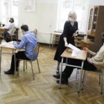 03.03.2021 Kielce. Liceum im. Juliusza Słowackiego. Próbna matura z języka polskiego / Jarosław Kubalski / Radio Kielce