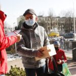 10.03.2021 Radio Kielce. Budki lęgowe dla sikorek i jerzyków otrzymali słuchacze / Jarosław Kubalski / Radio Kielce