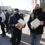 10.03.2021 Radio Kielce. Budki lęgowe dla sikorek i jerzyków otrzymali słuchacze / Jarosław Kubalski / Radio Kielce