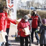 10.03.2021 Radio Kielce. Budki lęgowe dla sikorek i jerzyków otrzymali słuchacze / Jarosław Kubalski / Radio Kielce