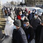 10.03.2021 Radio Kielce. Budki lęgowe dla sikorek i jerzyków otrzymali słuchacze / Jarosław Kubalski / Radio Kielce