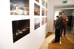 11.03.2021 Kielce. OMPiO. Wystawa fotografii Anny Grosickiej-Kowalskiej i Tomasza Wójcika / Jarosław Kubalski / Radio Kielce