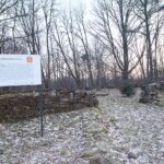 19.03.2021. Pomyków - miejsce, w którym produkowano pistolety oraz cmentarz, na którym pochowano niemieckich rzemieślników / Magdalena Galas-Klusek / Radio Kielce