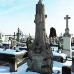 21.02.2021 Przybysławice. Nagrobek Onufrego Gombrowicza, dziadka pisarza / Emilia Sitarska / Radio Kielce