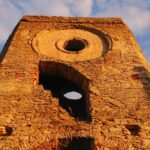 27.03.2021. Ujazd. Wieża zegarowa na zamku Krzyżtopór / Emilia Sitarska / Radio Kielce