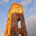 27.03.2021. Ujazd. Wieża zegarowa na zamku Krzyżtopór / Emilia Sitarska / Radio Kielce