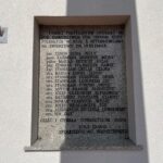 21.03.2021 Zwierzyniec i Czarnca. Miejsce walki i pamięci. Tablica na szkole w Czarńcy / Dionizy Krawczyński / Radio Kielce