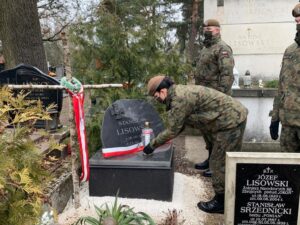 1.03.2021 Miejsca pamięci. Terytorialsi składali kwiaty i znicze / ppor. OT Daniel Woś / ŚBOT