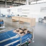 19.03.2021. Kielce. Konferencja wojewody w szpitalu tymczasowym / Wiktor Taszłow / Radio Kielce