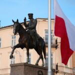 19.03.2021. Kielce. Plac Wolności. Pomnik Józefa Piłsudskiego. Uroczystości z okazji imienin Marszałka / Wiktor Taszłow / Radio Kielce