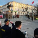 19.03.2021. Kielce. Plac Wolności. Pomnik Józefa Piłsudskiego. Uroczystości z okazji imienin Marszałka / Wiktor Taszłow / Radio Kielce